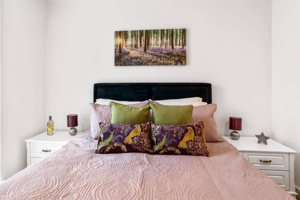 Apartamento Stunning 2 Bed/2 Bath In Town Centre & Parking! Bracknell Exterior foto